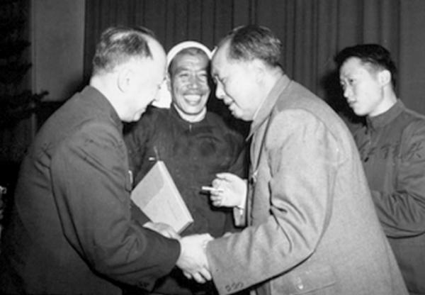 毛主席71歲生日宴,叫來4位特殊客人,席間他說:尾巴不要翹高了 毛主席71歲生日宴,叫來4位特殊客人,席間他說:尾巴不要翹高了