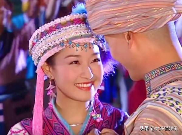 這8位女星&OpenCurlyDoubleQuote;笑眼&rdquo;太美！笑起來彎彎像月牙，靈氣逼人，甜如初戀