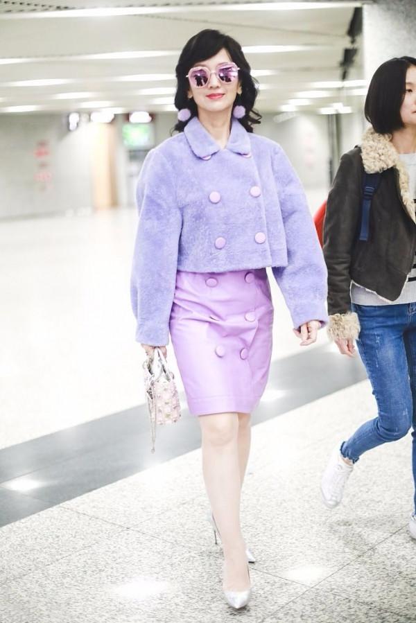 趙雅芝本應該優雅到老，卻偏偏扮嫩，穿得像個老妖精