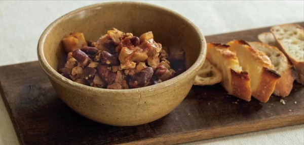 “棕褐色”優雅？別輕信！不懂“挑色+配色”，越穿越土氣