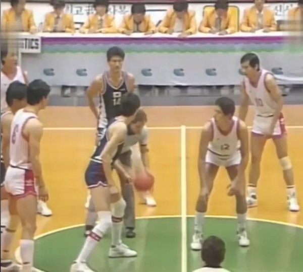 兩次打敗“灌籃高手”的中國男籃，曾經有多厲害？