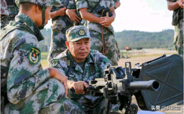 罕見國產QLZ201山地榴彈發射器？三人戰鬥小組攜帶，重量減輕大半