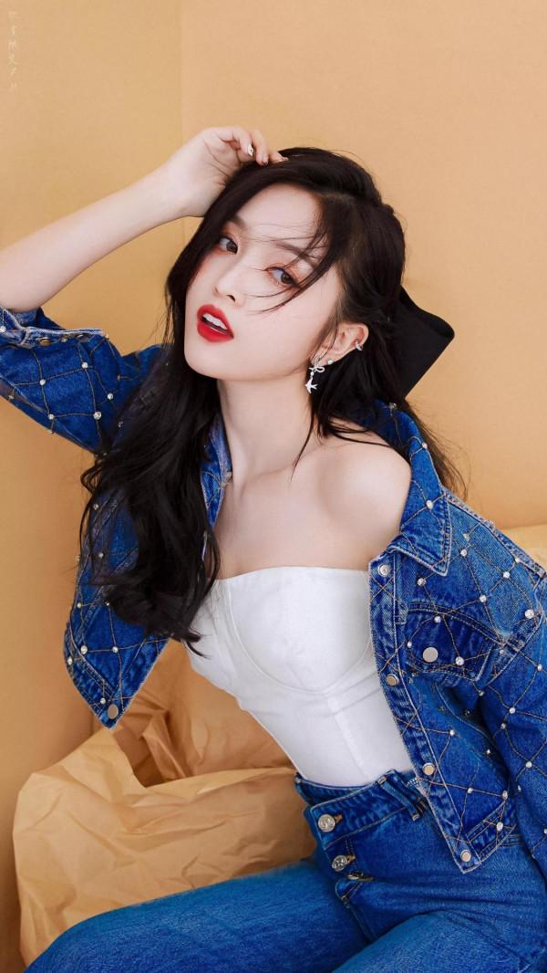 吳宣儀唯美桌布