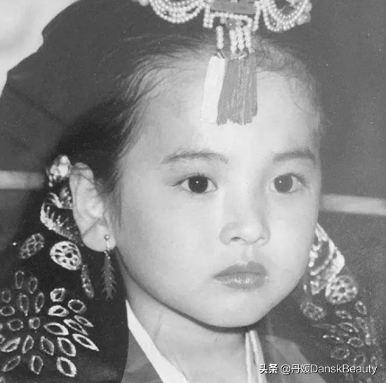 明星小時候舊照曝光！無PS，無濾鏡，我看到了真實的臉……