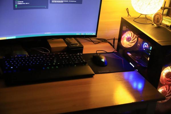 換上新鍵盤打遊戲的心情更爽了，RAZER獵魂光蛛V2