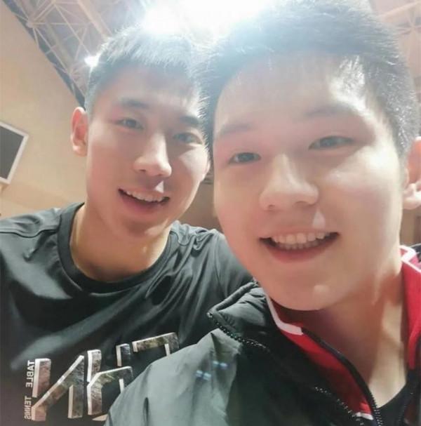 樊振東昔日隊友成“少帥”!27歲突然退役,如今重返賽場執教小胖 樊振東昔日隊友成“少帥”!27歲突然退役,如今重返賽場執教小胖