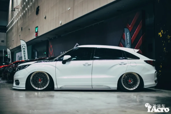 全國首例寬體本田冠道猶如“小坦克”,車主是不是按F上車的? 全國首例寬體本田冠道猶如“小坦克”,車主是不是按F上車的?