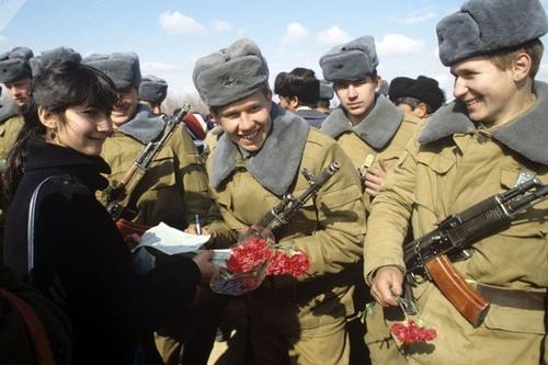 被囚關塔那摩14年，一位伊斯蘭大學生的自述：受盡世間所有酷刑