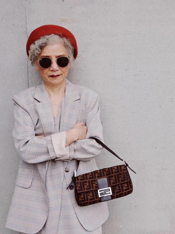 87歲奶奶像這樣穿西裝,成就穿搭典範,憑什麼這麼優雅時髦? 87歲奶奶像這樣穿西裝,成就穿搭典範,憑什麼這麼優雅時髦?