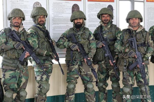 236輛國產重炮浩浩蕩蕩運出,將壓制印軍大炮!打不過巴鐵不會買 236輛國產重炮浩浩蕩蕩運出,將壓制印軍大炮!打不過巴鐵不會買