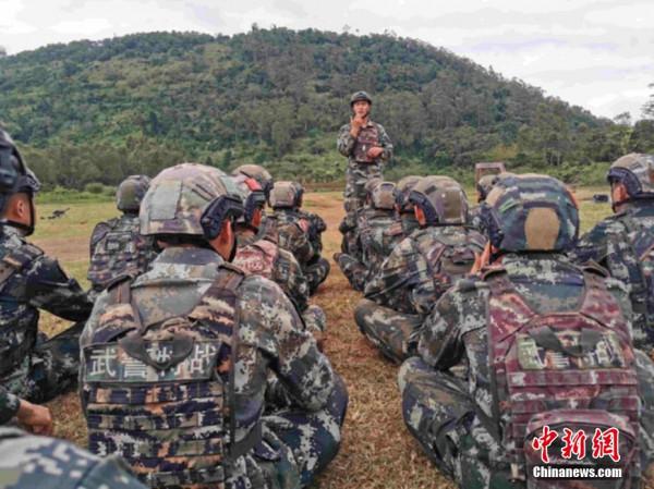 直擊武警特戰官兵榴彈發射器實彈射擊現場