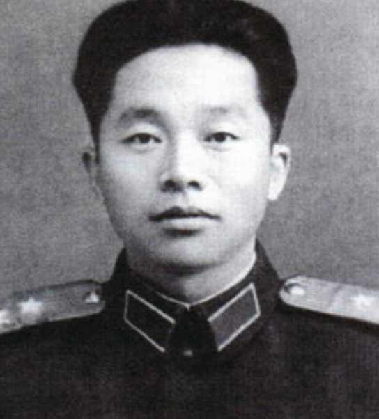 33歲成“萬歲軍”政委，授銜時，他是最年輕的開國中將，年僅38歲