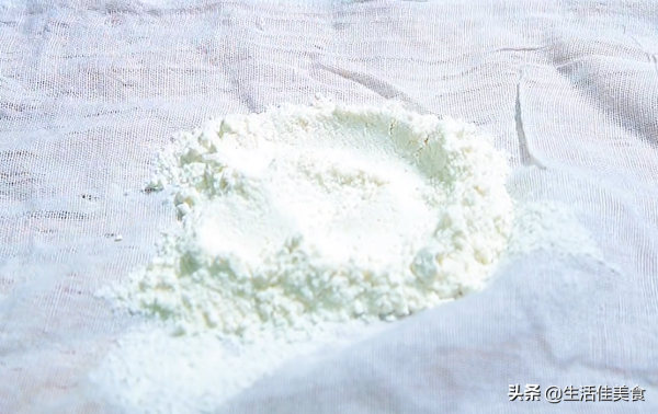 冬季農村人不買枇杷膏,多采這個食材,就能熬大一罐,舒坦過冬 冬季農村人不買枇杷膏,多采這個食材,就能熬大一罐,舒坦過冬