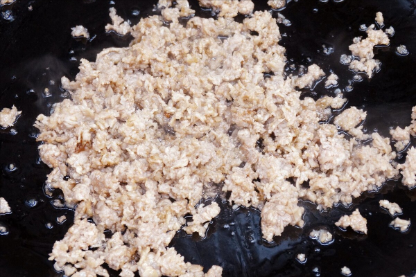 愛吃麵條的要收藏，大廚分享秘製炸醬的做法，拌飯拌麵都很香