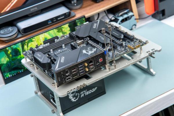 微星X570S主機板領銜，三套件助力打造開放式桌面主機