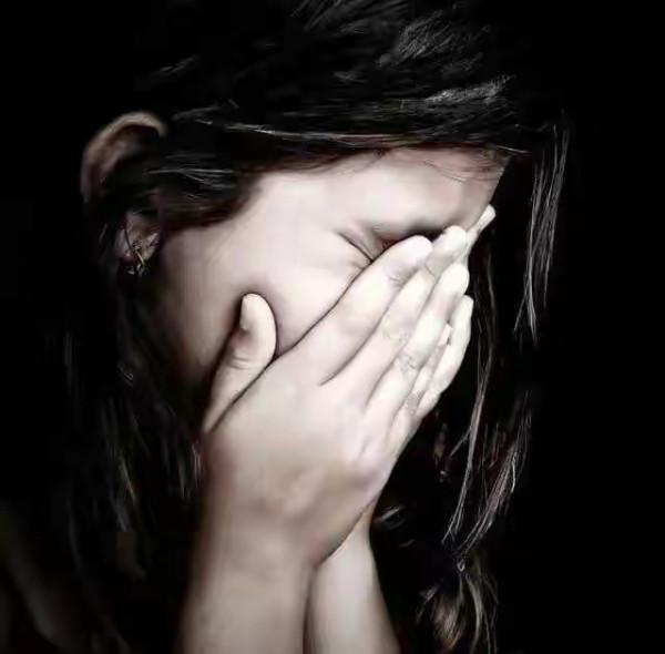 60歲阿姨：跟女兒一起生活，過得比保姆還辛苦，阿姨：城裡不習慣