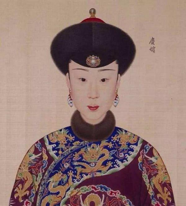 乾隆後宮大贏家：撫養天子，一生六次冊封，生封貴妃，死封皇貴妃