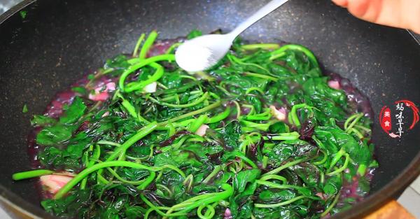 莧菜好吃有講究，記住3點“淡，燙，爛”，軟滑入味，全家都喜歡