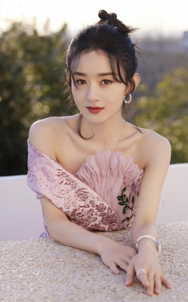 趙麗穎粉色公主裙穿上恨天高美麗動人