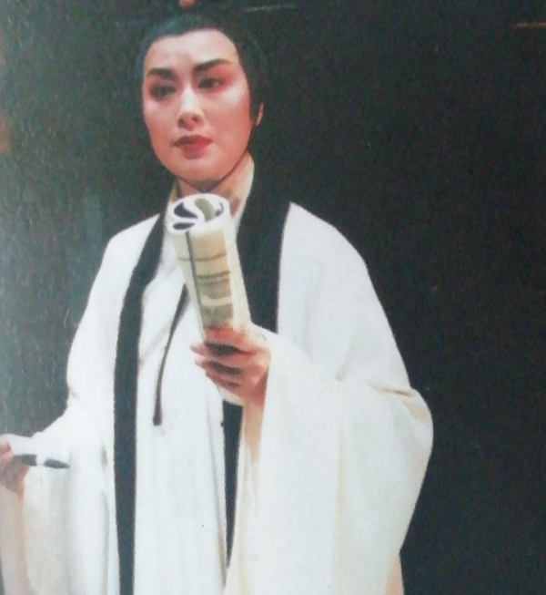 她總想突破越劇的“極限”,卻始終在爭議聲中前行 她總想突破越劇的“極限”,卻始終在爭議聲中前行