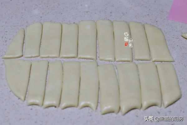 炸油條用普通麵粉還是高筋麵粉？酵母粉還是泡打粉？我來告訴你