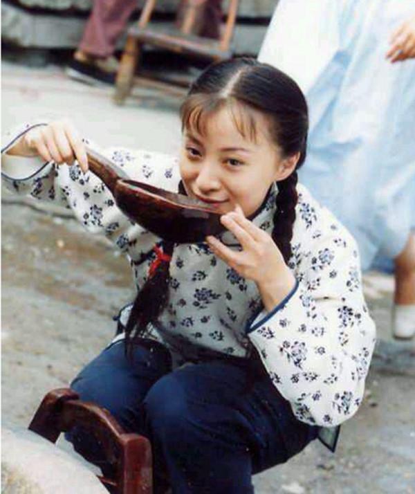 “可雲”徐露：當紅時隱退，嫁大7歲老公，46歲和17歲女兒似姐妹