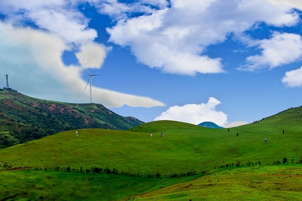 隱藏在湖南的大草原，被稱“北江之源的一滴眼淚”，距市區60公里