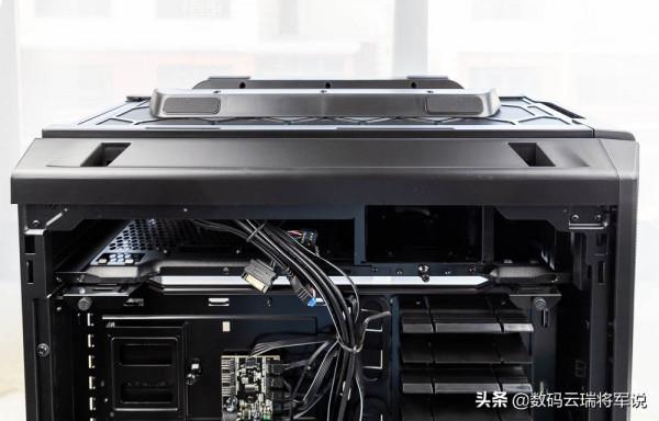 全模組化設計的靜音側透機箱——SILENT BASE 802 機箱黑色版輕體驗 全模組化設計的靜音側透機箱——SILENT BASE 802 機箱黑色版輕體驗