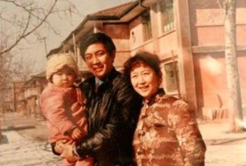 6位娶“醜妻”的男明星，個個都死心塌地，最長的相守38年