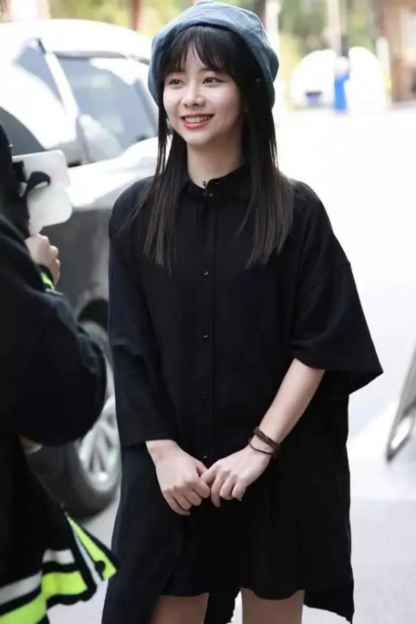 譚松韻都三十了,看上去還像十八歲,“娃娃臉”真的很可愛 譚松韻都三十了,看上去還像十八歲,“娃娃臉”真的很可愛