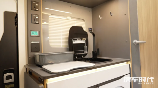 戴德雲遊雙拓展 進口依維柯底盤 高階配置 輕奢內飾 品質旅居