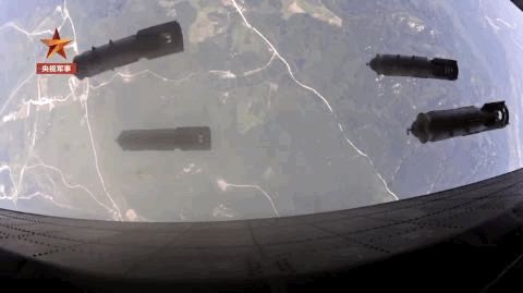 對臺巡航大殺器！轟6K戰鬥畫面曝光，狂轟濫炸如洗澡