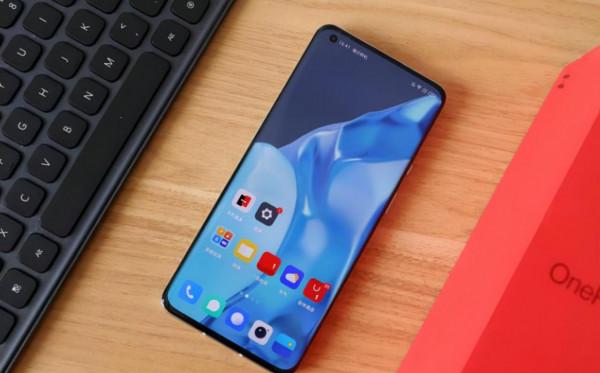 一千多的手機和七八千的手機，到底有啥區別？是智商稅嗎？