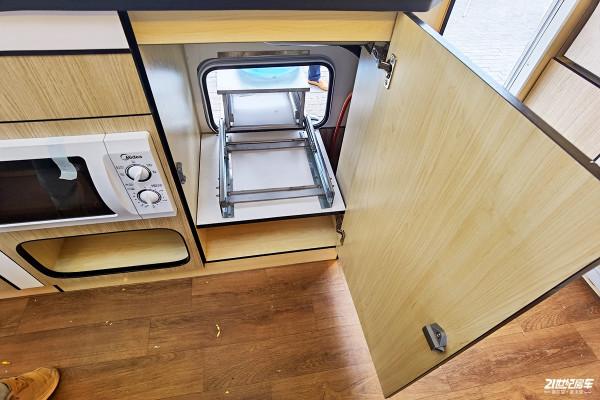 不到十萬的拖掛房車,水電配置齊全,年輕人出行方式的最佳選擇 不到十萬的拖掛房車,水電配置齊全,年輕人出行方式的最佳選擇