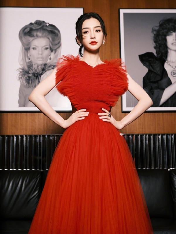 Angelababy楊穎┃一襲紅裙，明豔動人……