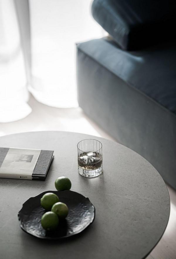 46平米的小空間,採用光影的設計,讓本來黑暗的空間變得通透 46平米的小空間,採用光影的設計,讓本來黑暗的空間變得通透