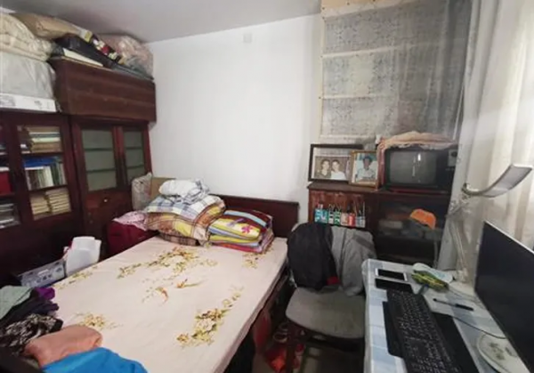 &OpenCurlyDoubleQuote;野人&rdquo;教授何家慶：生前被嫌棄，死後蓋國旗