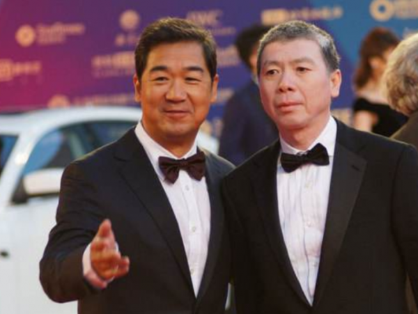 明星被要求自查稅務！張國立馮小剛退股，賈乃亮姐弟退出合夥企業