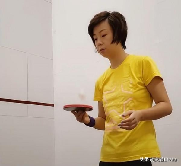 大魔王張怡寧退役後大變樣,穿運動裝染藍色指甲,自個打球太寂寞 大魔王張怡寧退役後大變樣,穿運動裝染藍色指甲,自個打球太寂寞