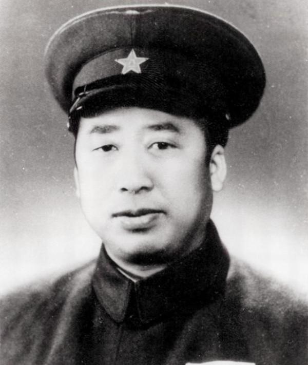 紅軍曾有11個軍團，首任軍政主官都有誰？1955年什麼軍銜？