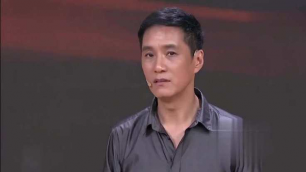 馮遠征跟大8歲妻子結婚後選擇丁克，現如今怎麼樣了？