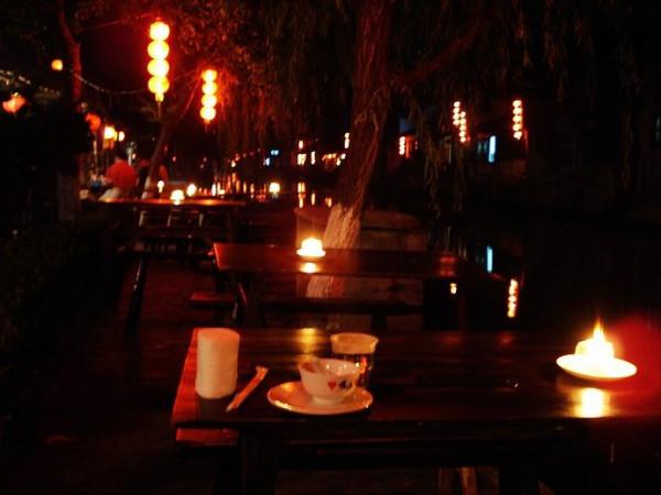 一個人的水鄉行：西塘，夜色裡的邂逅