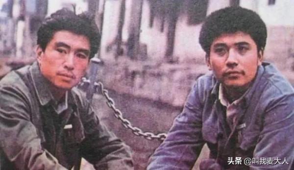 老戲骨孫淳：陪患病妻子35年零緋聞，一生丁克無子，晚年和狗相伴