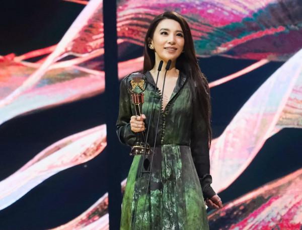 港臺明星扎堆定居內地,靠吃老本、賣情懷的他們又能走多遠? 港臺明星扎堆定居內地,靠吃老本、賣情懷的他們又能走多遠?