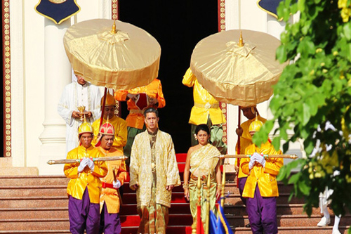 三分鐘瞭解拉那烈親王的家庭,兩任妻子美貌如花,兒子比明星都帥 三分鐘瞭解拉那烈親王的家庭,兩任妻子美貌如花,兒子比明星都帥