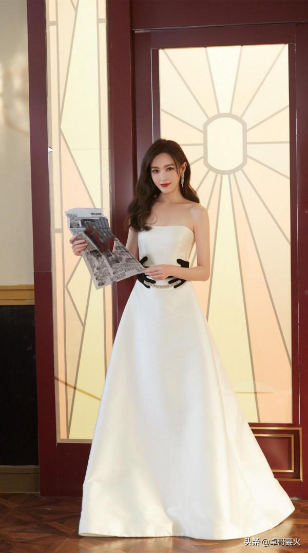 氣質這塊還得是唐嫣,一襲蛋黃色長裙,都穿出了儒雅感 氣質這塊還得是唐嫣,一襲蛋黃色長裙,都穿出了儒雅感