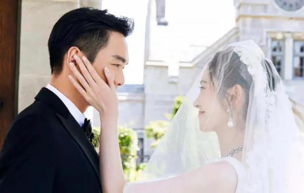 唐藝昕張若昀高顏值結婚照,也許這就是愛情最美的樣子了吧? 唐藝昕張若昀高顏值結婚照,也許這就是愛情最美的樣子了吧?