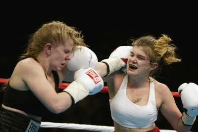 美國花滑女王退役後改打職業拳擊,但很多人不覺勵志反罵罪有應得 美國花滑女王退役後改打職業拳擊,但很多人不覺勵志反罵罪有應得