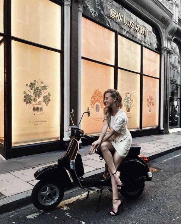 穿衣榜樣｜時尚博主Sarah Mikaela的高質量成長記