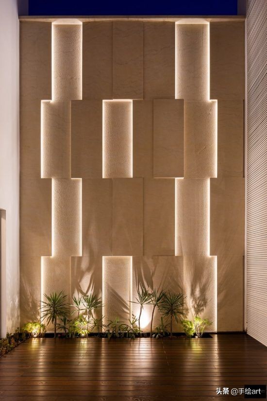 充滿燈光藝術的牆面